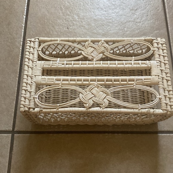 Vintage rattan tissue box holder - Picture 4 of 8